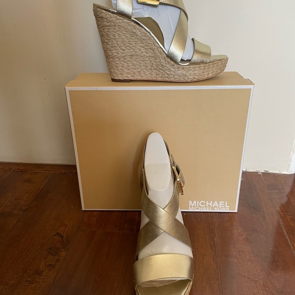 Michael Kors Giovanna Leather Espadrille Wedge Pale Gold - Picture 7 of 7